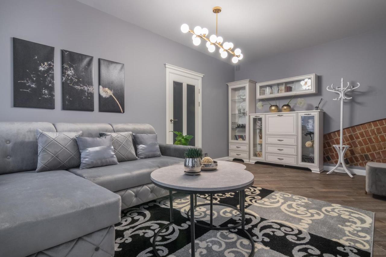 Dandelion Apartment In The Heart Of Kaunas Bagian luar foto