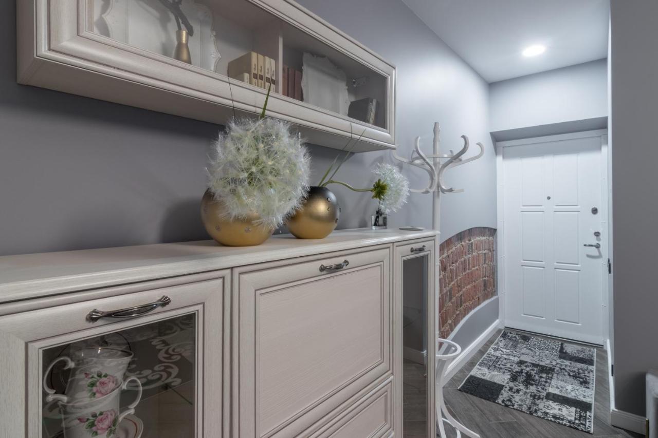 Dandelion Apartment In The Heart Of Kaunas Bagian luar foto